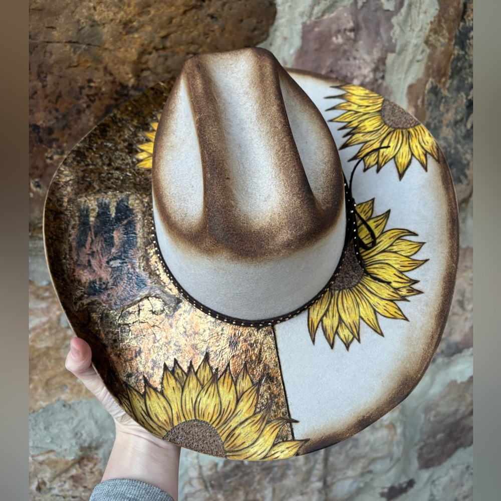 New Cody James Hand burned & Painted felt hat 
Sz 7 3/8 - Picture 2 of 9